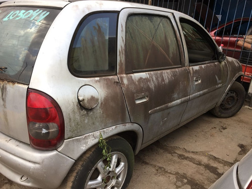 Corsa Hatch Sucata Somente Para Retirada De Peças