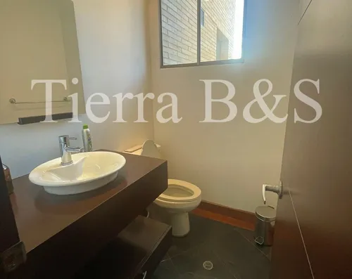 Lujosa Residencia: Confort Y Elegancia Por $13.900.000 Incluida Administración, San Simón