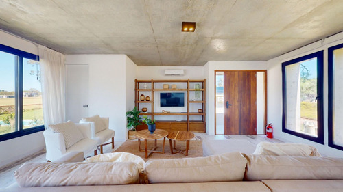 Casa En Venta En Costa Esmeralda Vistas A Cancha De Polo