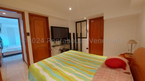 Se Alquila Amplio Y Cómodo Apartamento, En La Urb. El Parral 24-20927