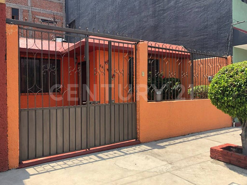 Casa En Renta Un Piso En Ensueños