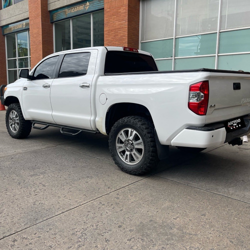 Imagen 6 de 10 de Toyota Tundra 1794