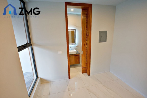 Casa De Lujo En Punto Sur Este #56, Con Roof Garden, Recorri