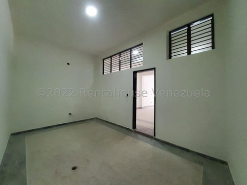 Imagen 4 de 13 de Local Comercial En Venta En Av. Bolívar, San Juan De Los Morros. 23-263