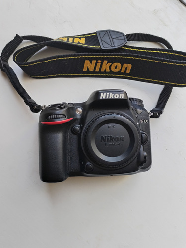 Cámara Nikon D7100 Digital, Cargador, Batería, Correa. (Usado)