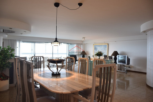 Apartamento En Venta En Excelente Punto De Playa Brava * Frente Al Mar *- Ref: 5242