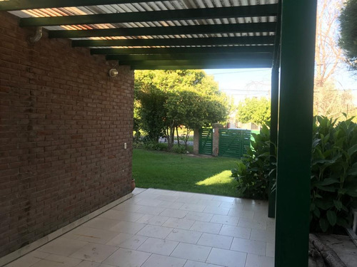 Casa De 3 Dormitorios - Aldea - Amplio Terreno