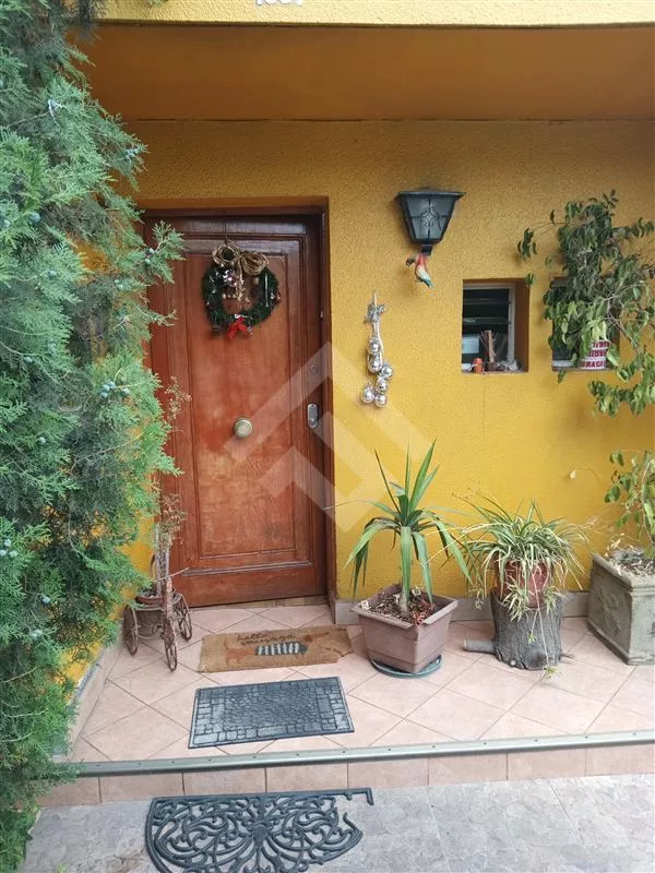 Casa En Venta De 4 Dorm. En Independencia