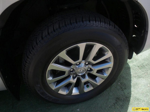 Imagen 12 de 15 de Toyota Land Cruiser Prado Vx