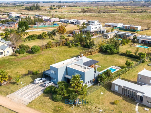 Imagen 5 de 30 de Casa En Barrio Con Seguridad De Canelones