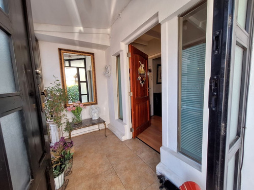 Casa En Venta De 5 Dorm. En Ñuñoa