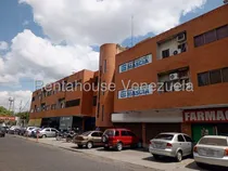 Comprar Dennymar, Alquila Espectacular Oficina En Uno De Los Centros Médicos Más Emblemáticos De La Ciudad De Barquisimeto. Dispone De 32m2 Con Todos Los Servicios Básicos Operativos B5a16553                 