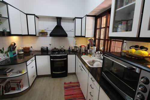Chalet 4 Ambientes Con Cocheras Cubiertas Lote 10 X 20