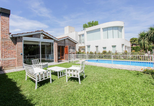 Venta De Casa 5 Ambientes En Banco Provincia - Zona Golf, Moreno