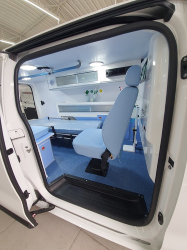 Imagem 5 de 8 de Peugeot Partner Furgon 1.6 800kg Flex 5p