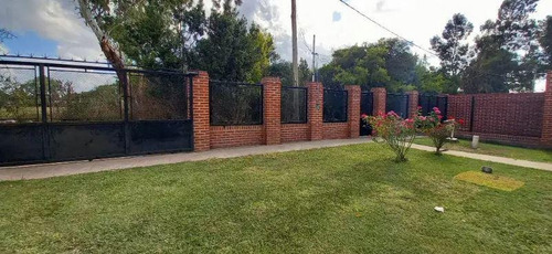 Casa Venta 2 Dormitorios 1 Baño 1 Patio 3 Cocheras 1140 Mts 2 Totales - Lisandro Olmos