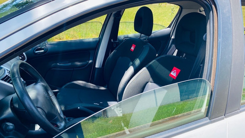 Peugeot 207 1.6 16v Quiksilver Flex 5p