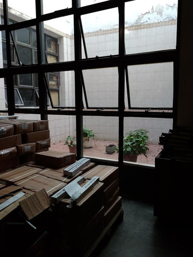 Retasado Gran Local En San Telmo 2000 M2 900 M2 De Terraza. Eeuu Y Defensa.