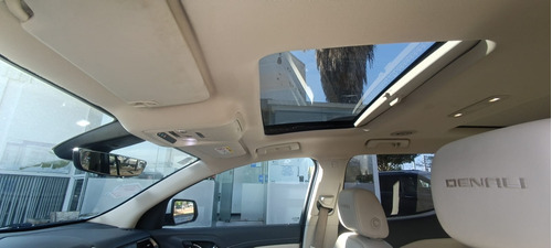 GMC Acadia Denali