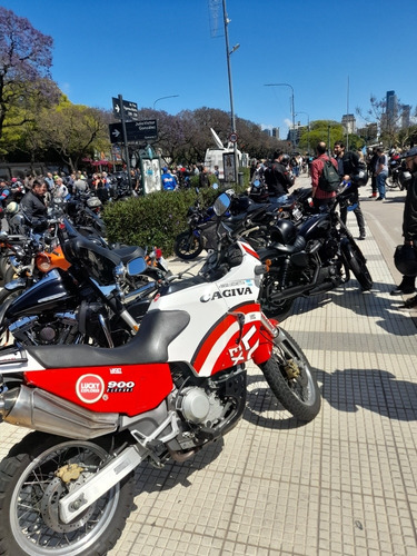 Imagen 1 de 4 de Cagiva Elefant