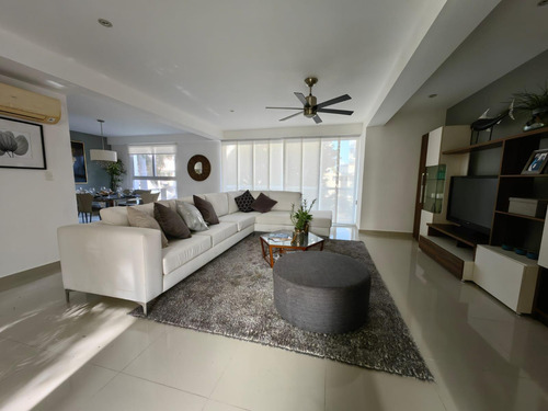 Departamento En Renta, 2 Recámaras, Amueblado, Alberca, Cancún, Quintana Roo