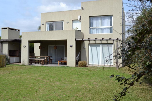 Casa En Miraflores, Funes Hills.