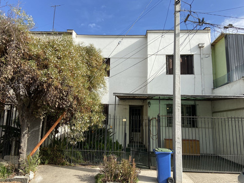Vendemos Casa A Pasos De Domingo Santa Maria,216 Mt2 Totale