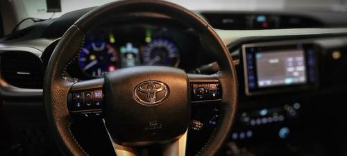 Toyota Hilux 2.8 Cd Srx 177cv 4x4 At 2016