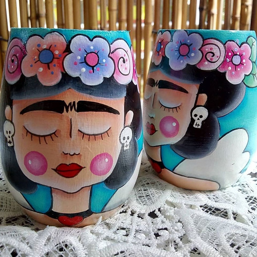 Mates De Madera Pintados A Mano. Variedad De Diseños