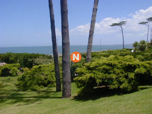 Casa En Venta Y Alquiler, Pinares, Punta Del Este, 5 Dormitorios.- Ref: 205047