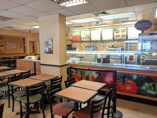 Imagen 2 de 17 de Local Comercial Frente A La Plaza Los Mangos