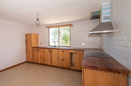 Casa En Venta De 3 Dorm. En Condominio Altos De Olmué
