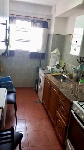Imagen 3 de 9 de Venta! Departamento De 3 Ambientes Con Baulera - Flores