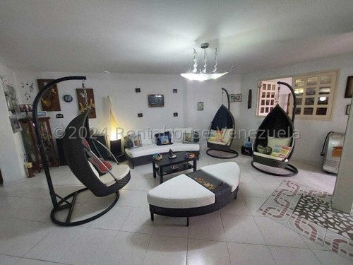 Casa En Venta En El Llanito En Calle Cerrada Con Vigilancia, Excelente Oportunidad De Inversion 25-6765 Jc