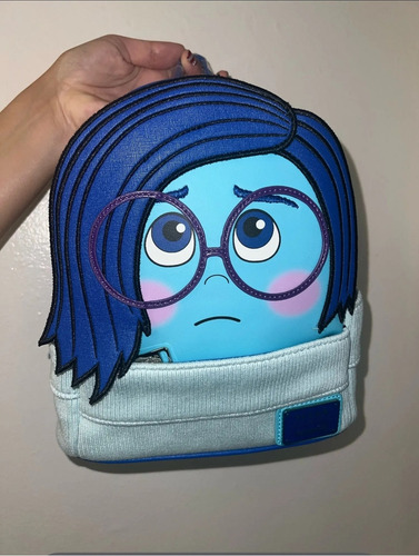 Mochila Pequeña Intensamente 2 Tristeza Genuina Loungefly Color Azul