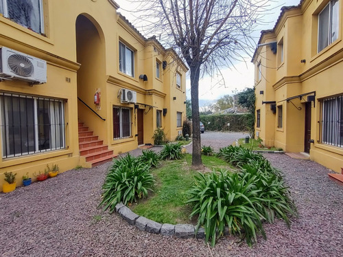 Departamento En Venta En Pilar 