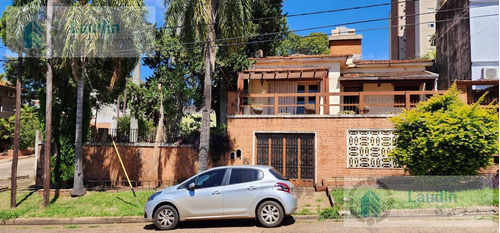 Se Vende Amplio Terreno Con Casa A Reciclar - Villa Sarita