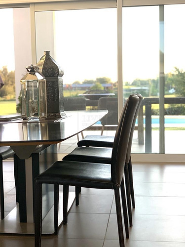 Imagen 3 de 12 de Casa En Venta En Altos De La Tahona