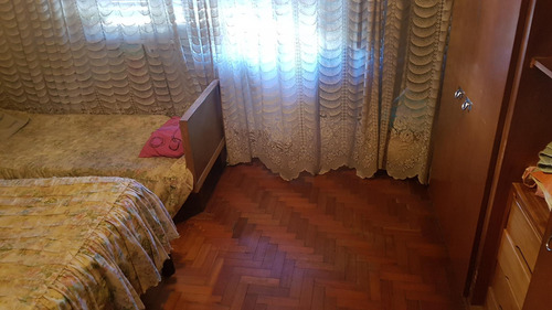 Casa Con Galpon En Caseros De 5 Ambientes F: 3539