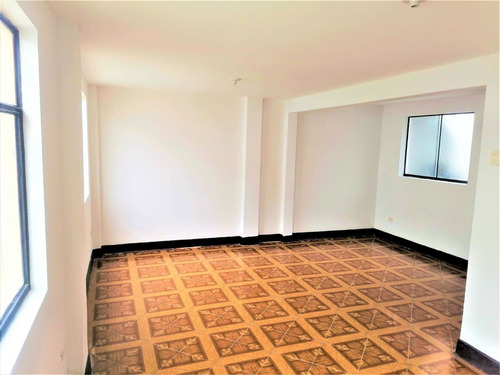 Imagen 21 de 30 de Remato!... Casa Con Dos Dptos, Magdalena Del Mar Área Residencial. Excelente Oportunidad....