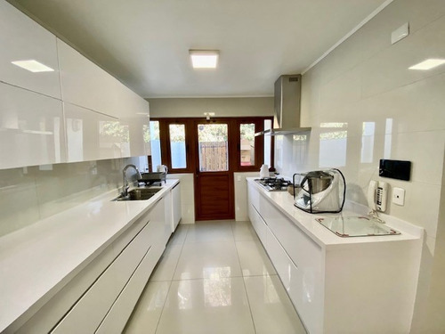 En Condominio-se Vende Linda Casa En Los Dominicos
