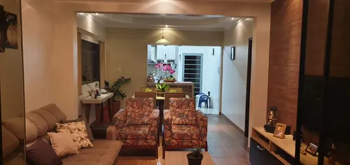 Casa - Cajuru/sp