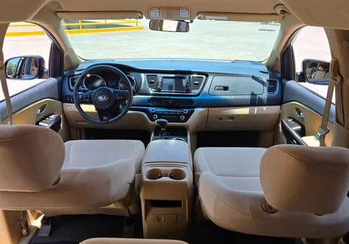 Kia Sedona 3.3 V6 Lx At