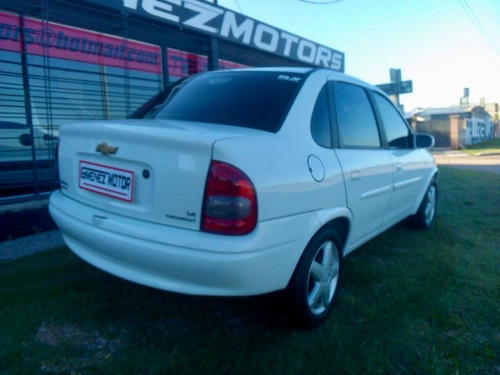 Imagen 6 de 8 de Chevrolet Corsa 2010