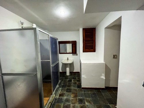 Casa Dois Andares 140 M/q Dentro De Clube Em Meio A Floresta