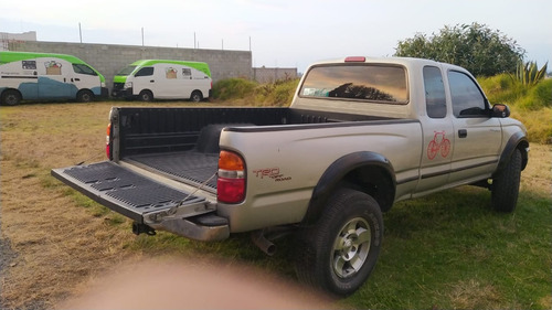 Toyota Tacoma Trd Off-road Xtracab 2001, Acabado Perlado