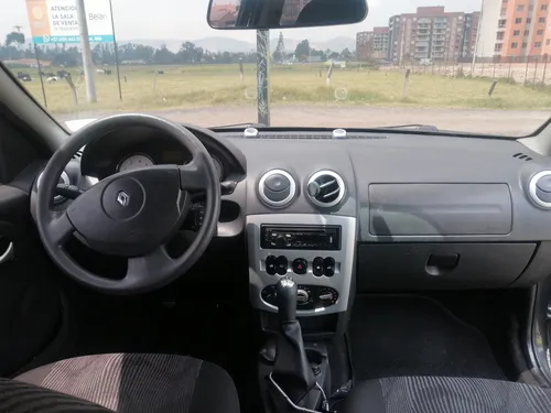 Renault Logan Dynamique 2012