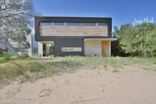 Imagen 3 de 30 de Casa Perimetral Bueno #200-300 - Costa Esmeralda - Golf 1 - 1017m2 #id 11087