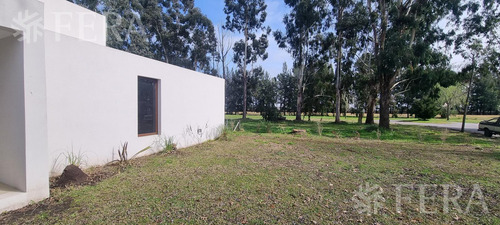 Venta Casa 4 Ambientes Con Piscina En Miralagos - La Plata