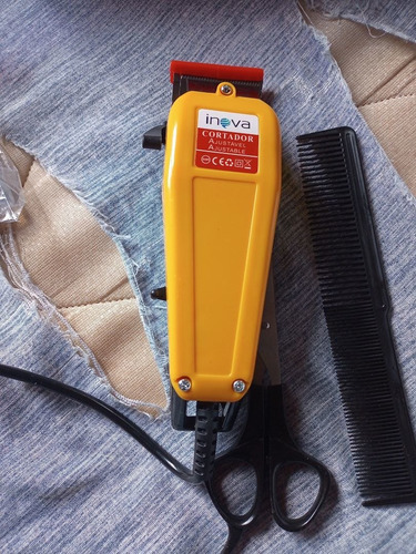 Imagem 1 de 5 de Vende Se Máquina De Cabelo